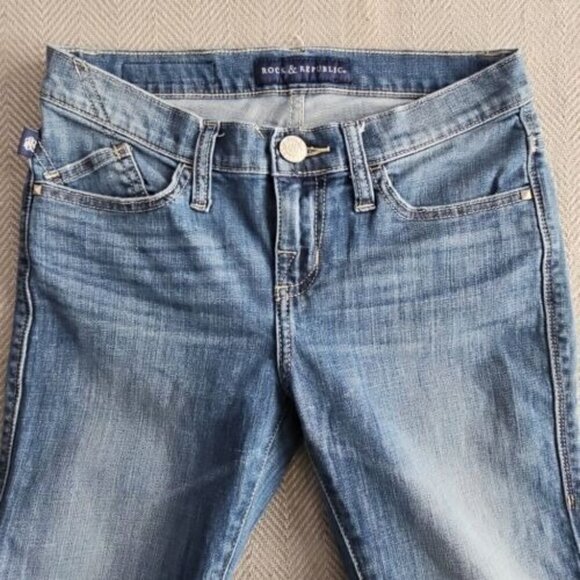 Rock & Republic Jeans Women's Size 2 (28x26) Embroidery Flap Pocket Med Wash - Picture 11 of 16